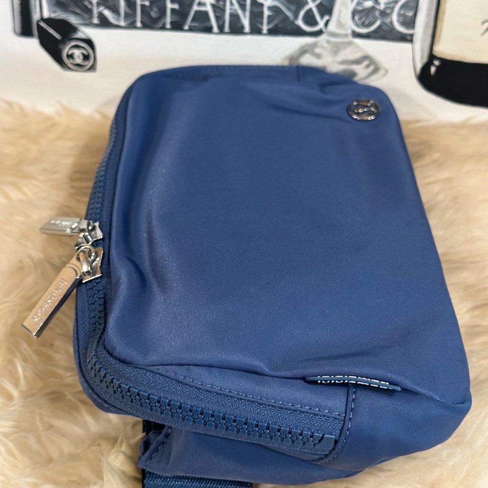 🔥 NWT Lululemon Athletica Everyday Belt Bag Size XL - Picture 8 of 8